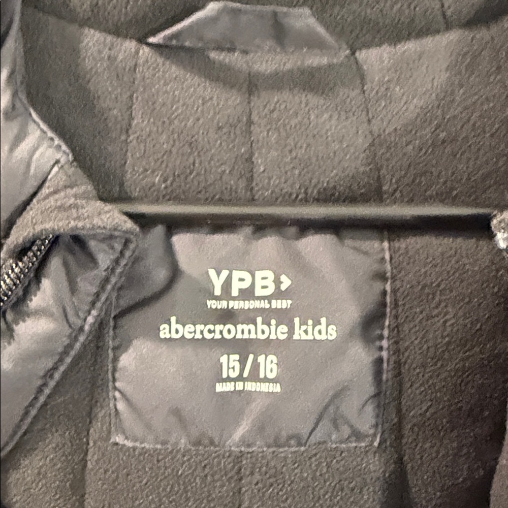 Abercrombie and Fitch YFB puffer - Picture 3 of 5